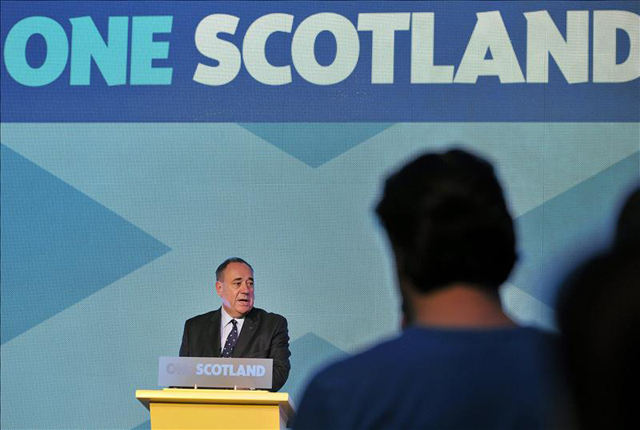 El líder independentista de Escocia anuncia su dimisión tras la derrota en el referéndum