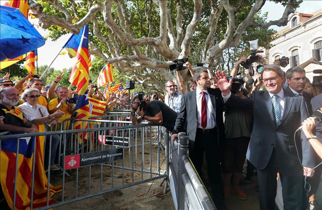 El Gobierno catalán cree que "todo está listo para convocar en las próximas horas la consulta del 9 de noviembre"