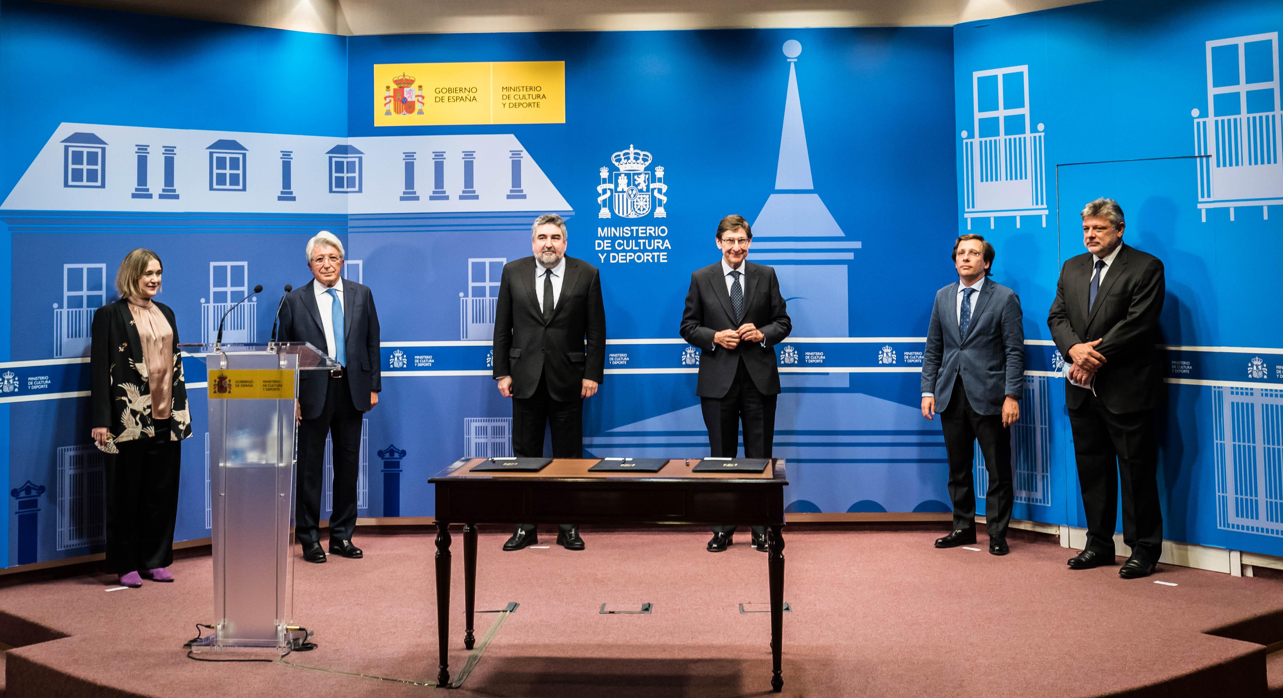 La consejera de Cultura y Turismo de la Comunidad de Madrid, Marta Rivera; el presidente de EGEDA, Enrique Cerezo; el ministro de Cultura y Deporte, José Manuel Rodríguez Uribes; el presidente de Bankia, José Ignacio Goirigolzarri; el alcalde de Madrid, J