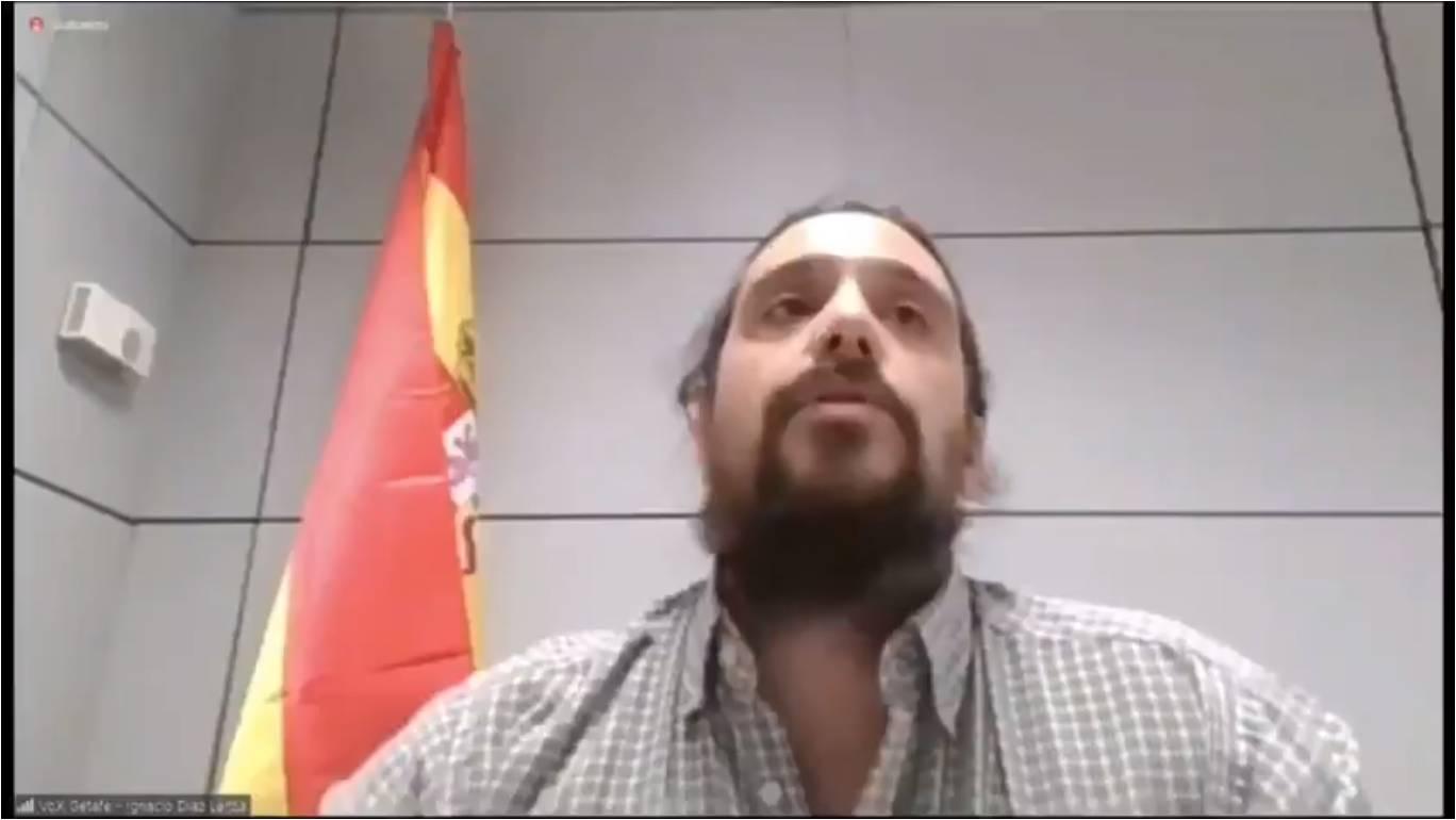 Ignacio Díaz Lanza en el momento de tensión con la alcaldesa de Getafe. Twitter