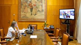 Yolanda Díaz, ministra de Trabajo, en una reunión anterior con sindicatos y patronal - Fuente: Ministerio de Trabajo