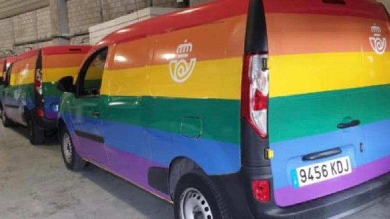 Vehículos de la campaña de Correos 'No solo Amarillo'. Fuente Twiter