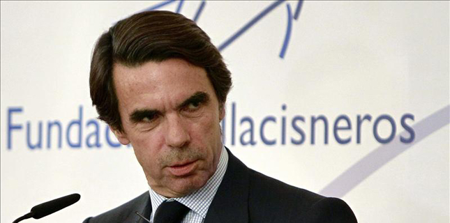 Aznar 'desembarca' en Cataluña e insta a Rajoy a "eliminar la efervescencia independentista"