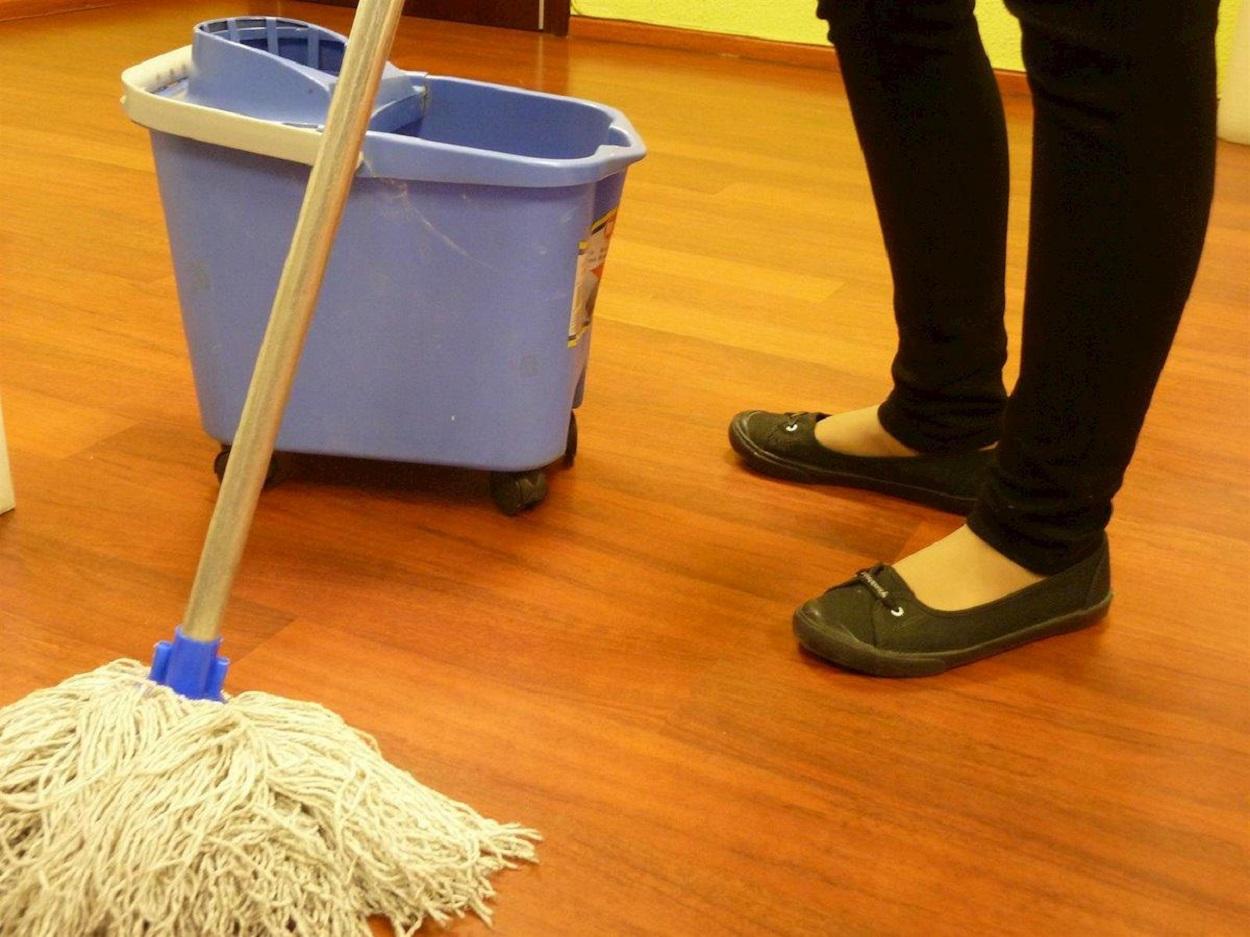 Las empleadas del hogar han sido uno de los sectores protegidos frente a la crisis del coronavirus. EP