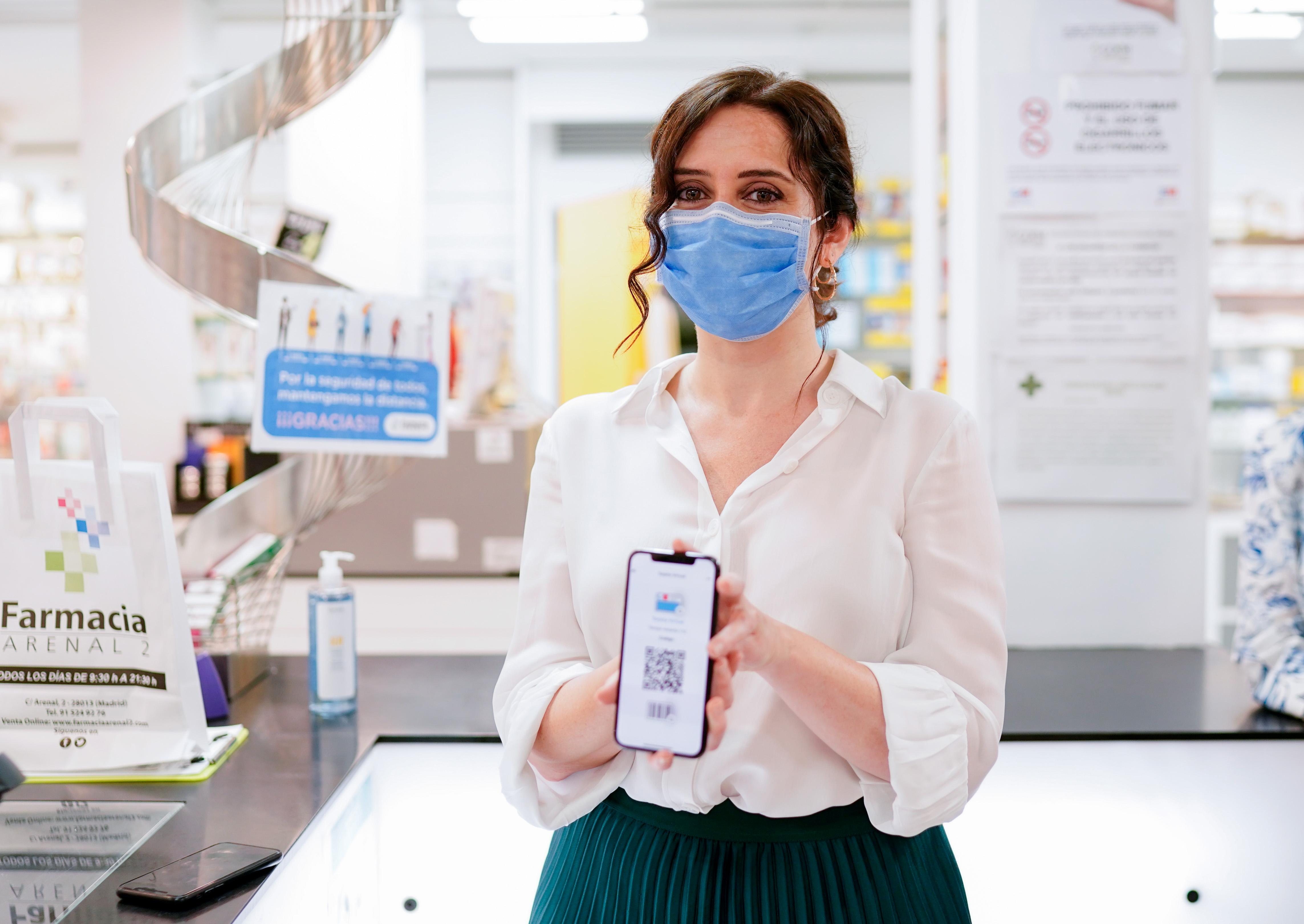  La presidenta de la Comunidad de Madrid, Isabel Díaz Ayuso, presenta la tarjeta sanitaria virtual, en Madrid (España) a 22 de junio de 2020.