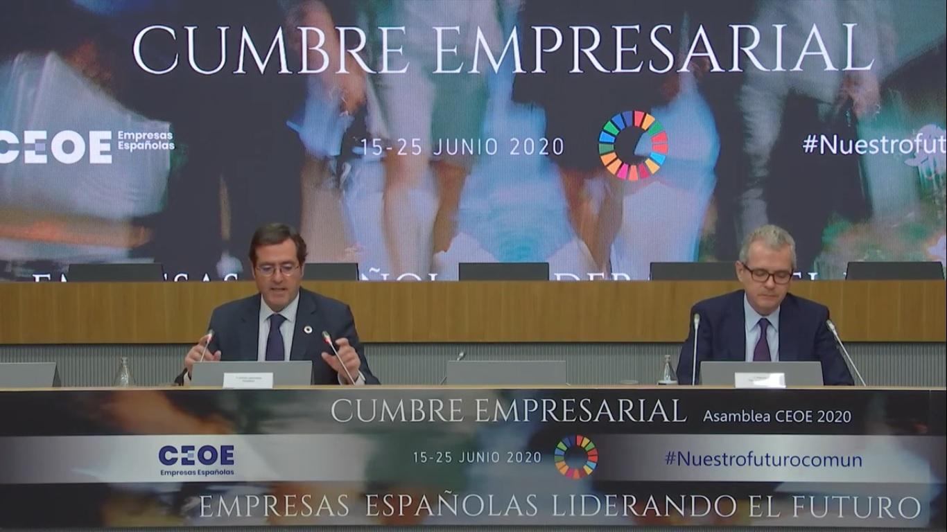 Antonio Garamendi, presidente de CEOE, y Pablo Isla, presidente de Inditex, en la presentación de conclusiones de la cumbre de CEOE