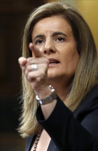 El PP esconde a Ana Mato y pone a discutir sobre la Ley del aborto... ¡a la ministra de Empleo!