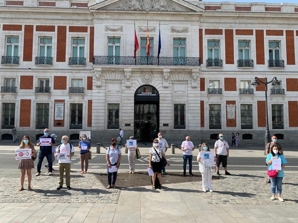 Asociaciones por la sanidad pública alertan: un rebrote sería peor que en marzo porque los sanitarios están "extenuados". Fuente: EP.