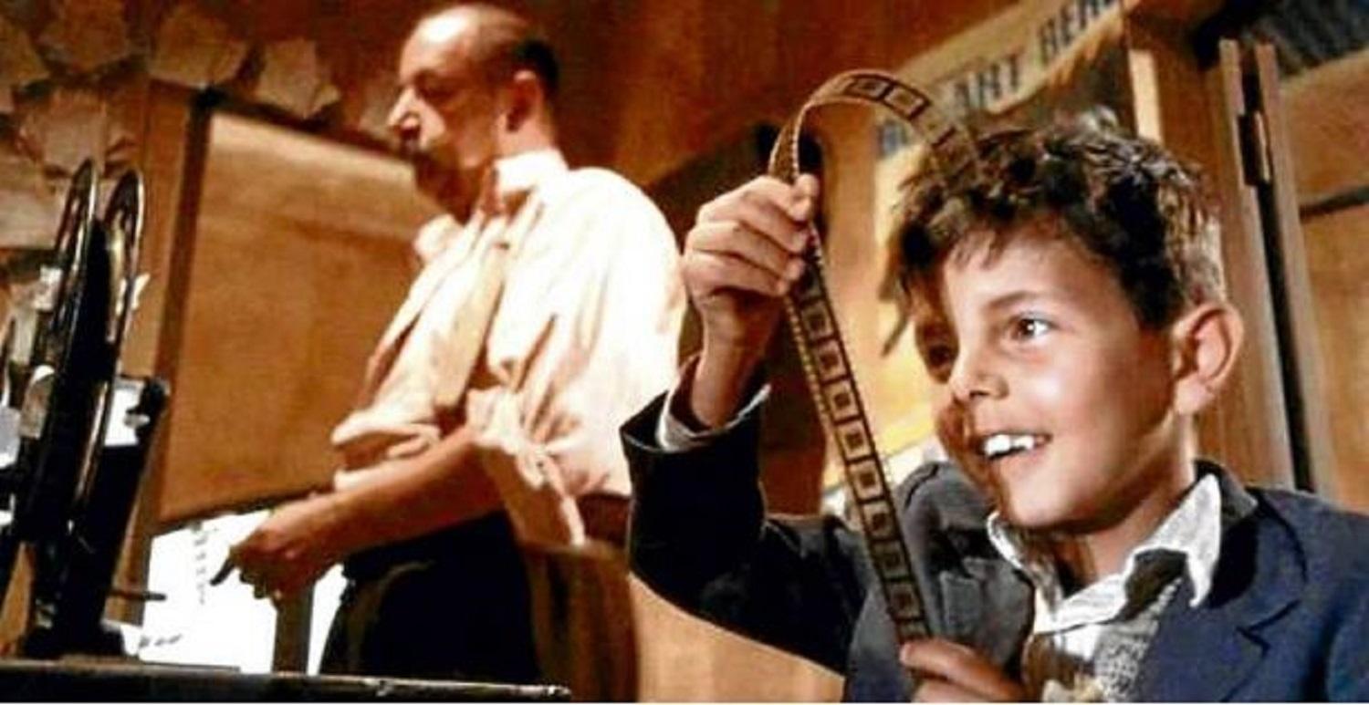 Fotograma de Cinema Paradiso, donde aparece Totò, el protagonista