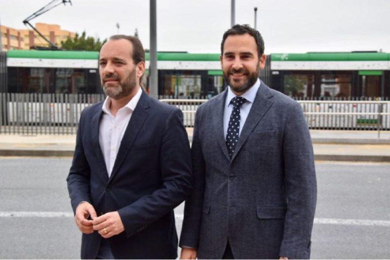 Daniel Pérez, líder del PSOE en Málaga, junto a Juan Cassá
