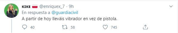 Lluvia de insultos homófobos a la Guardia Civil por cambiarse el logo con motivo del Día del Orgullo