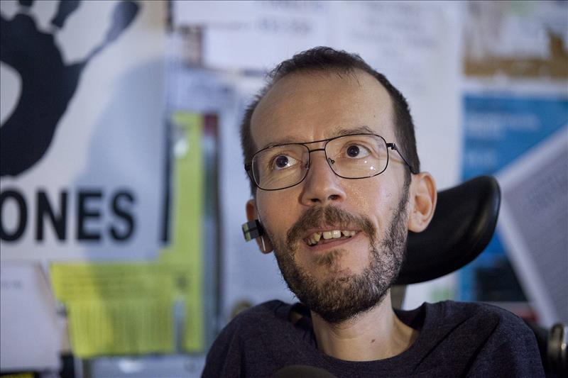 Echenique defiende un modelo de organización abierto frente al de líder único de Pablo Iglesias 