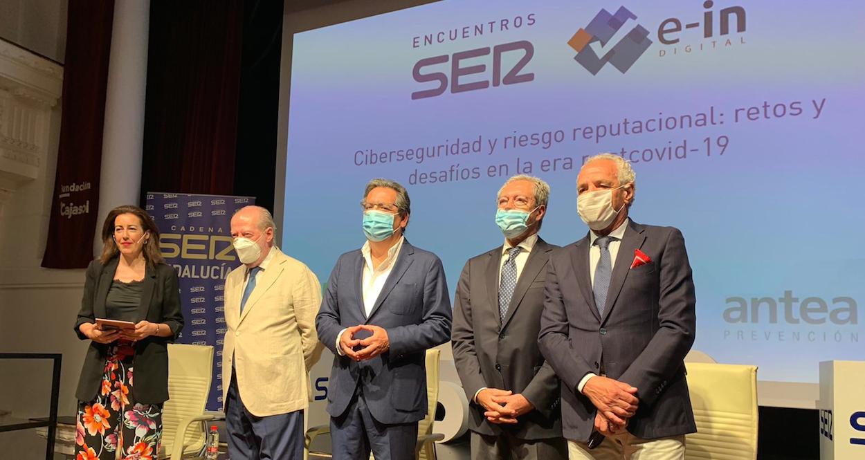 Presentación del encuentro sobre ciberseguridad y riesgo reputacional celebrado esta semana en la Fundación Cajasol.