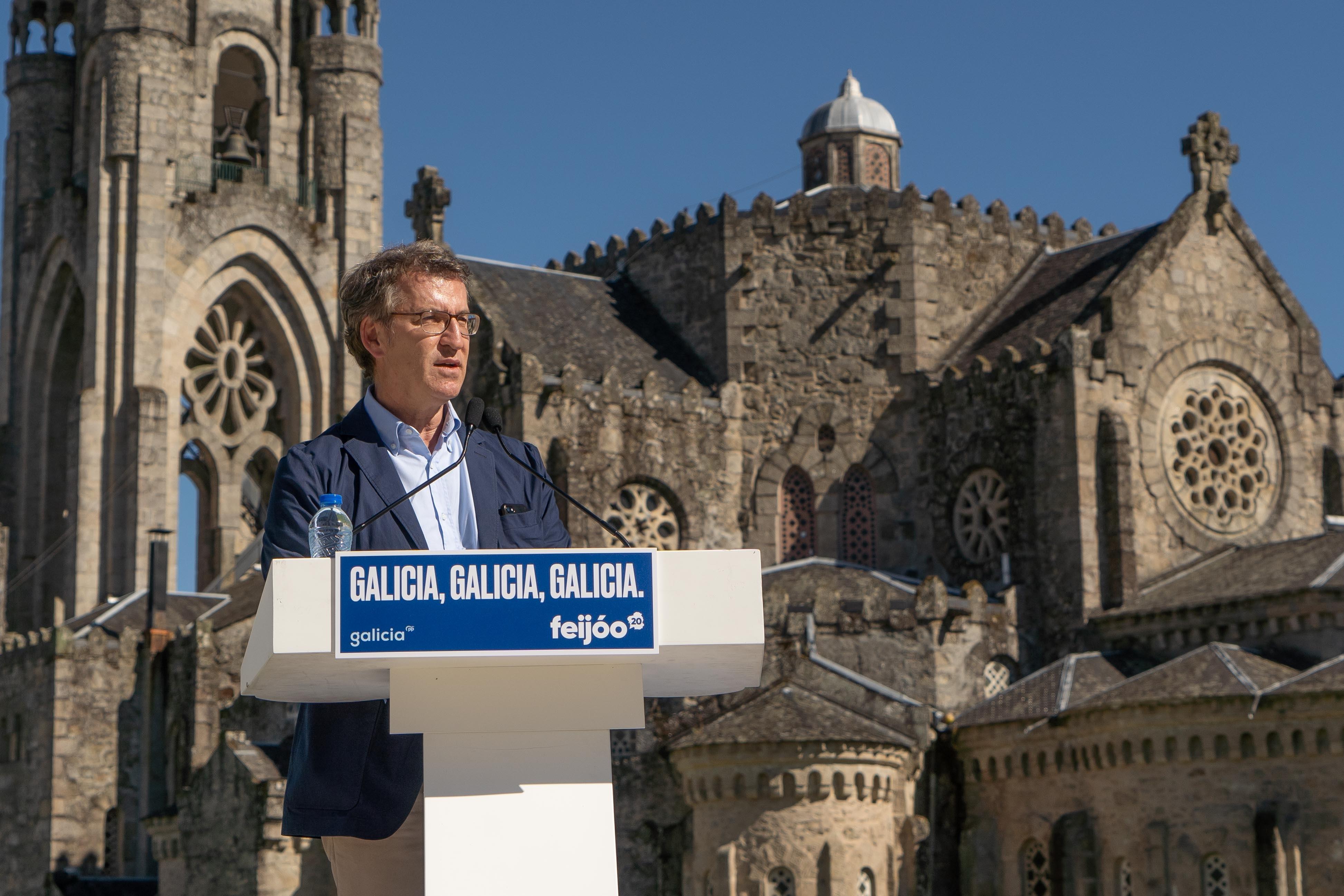 Feijóo participa en un mitin en O Carballiño (Ourense)