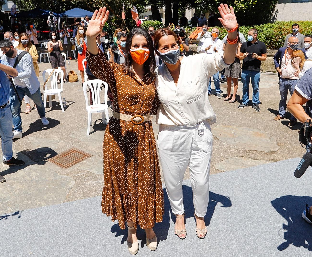 Inés Arrimadas con Beatriz Pino en Vigo