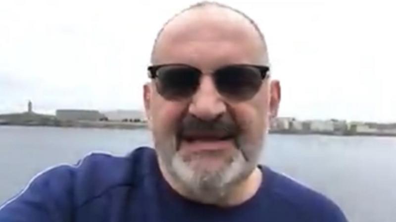 El profesor de Ciencias Políticas y analista Antón Losada reacciona contra la UEFA.