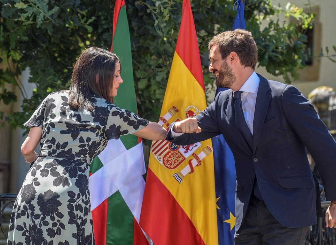 Inés Arrimadas y Pablo Casado en el País Vasco. Imagen de archivo