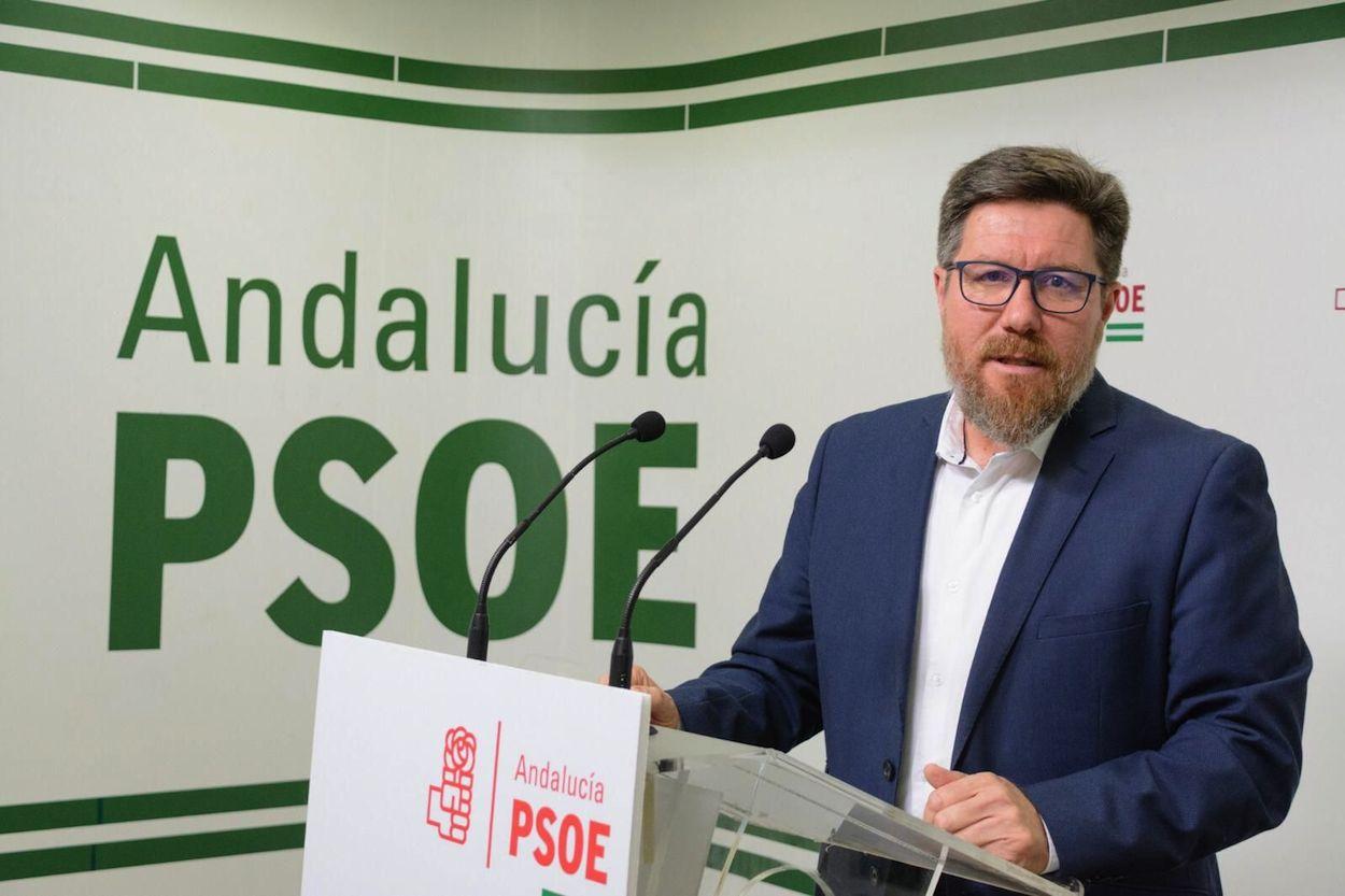 El portavoz adjunto socialista Rodrigo Sánchez Haro, en rueda de prensa.