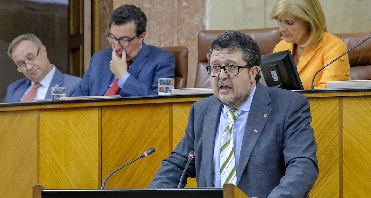 Francisco Serrano, expresidente del grupo Vox, en una intervención en el Parlamento.