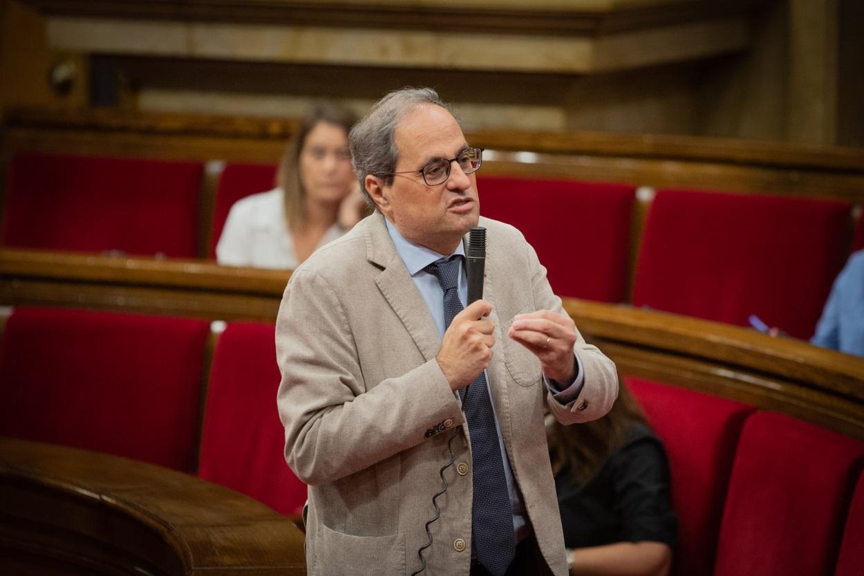 El presidente de la Generalitat, Quim Torra, interviene en el Parlament catalán durante la segunda sesión plenaria monográfica sobre la gestión de las residencias para personas mayores