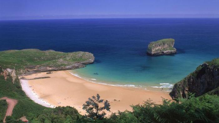 Playa de la Ballota, Asturias