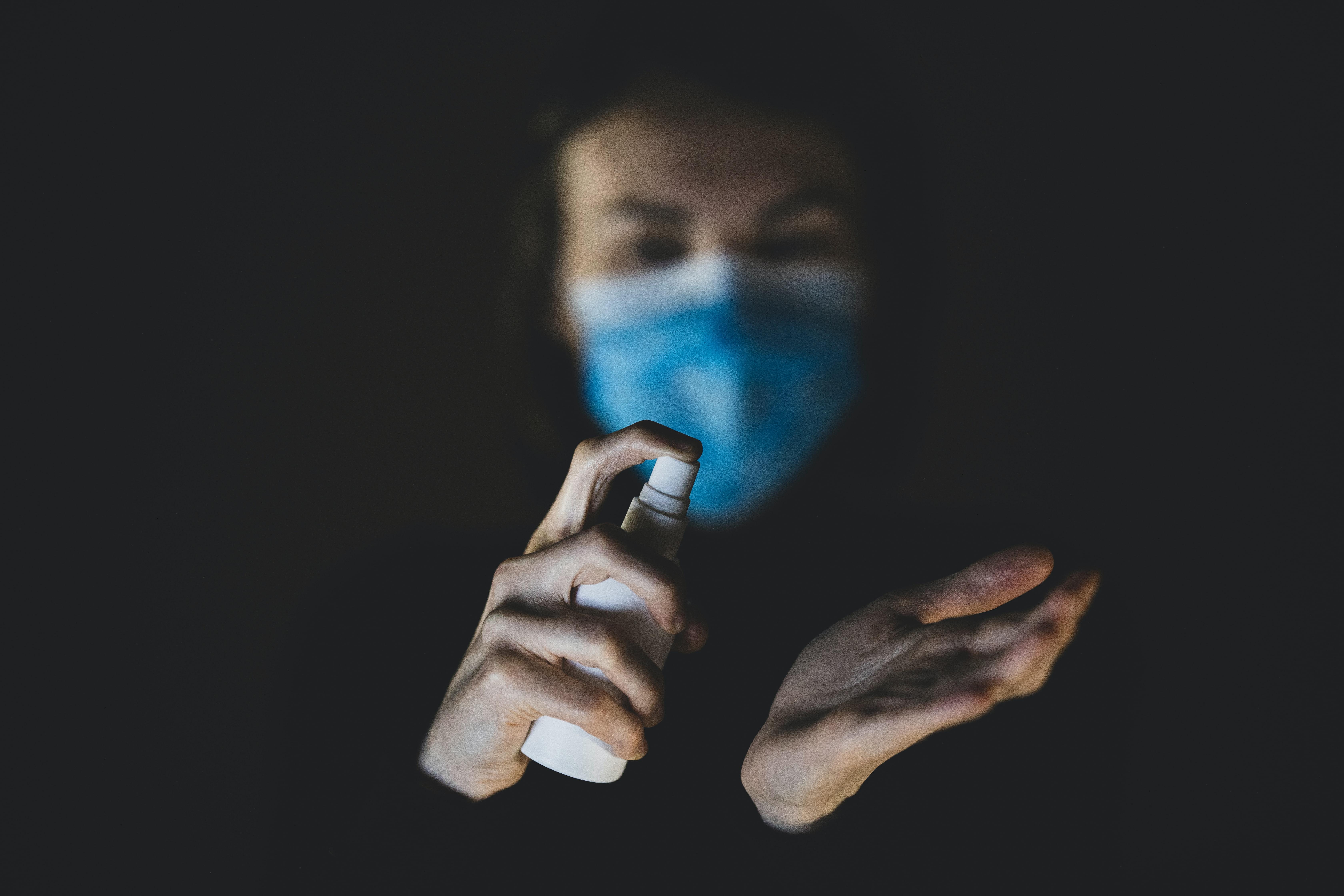 La FDA alerta de que se ha detectado metanol en algunos geles hidroalcohólicos. (Engin Akyurt para Unsplash)