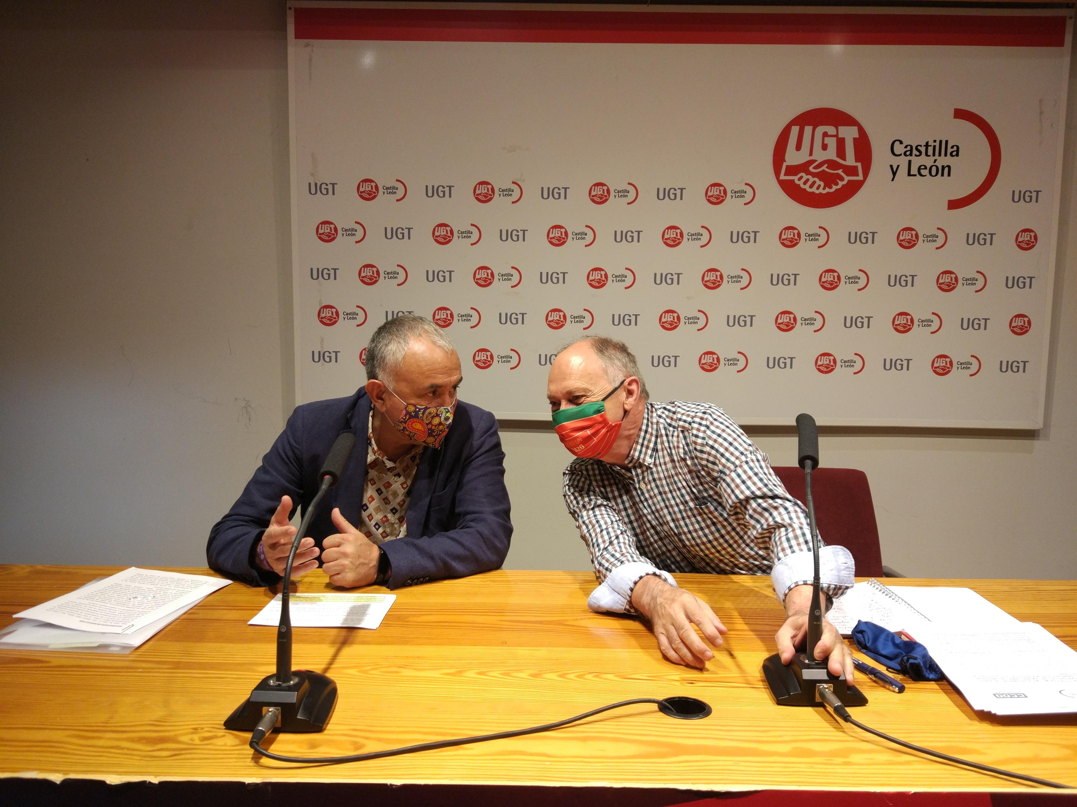 El secretario general de UGT, Pepe Álvarez, junto al secretario de la organización en Castilla y León, Faustino Temprano, en Valladolid.