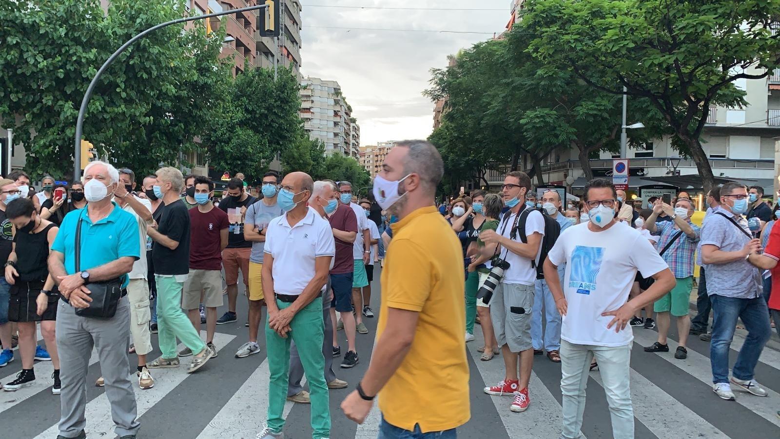 Unas 300 concentrados en Lleida contra el confinamiento en municipios de Lleida