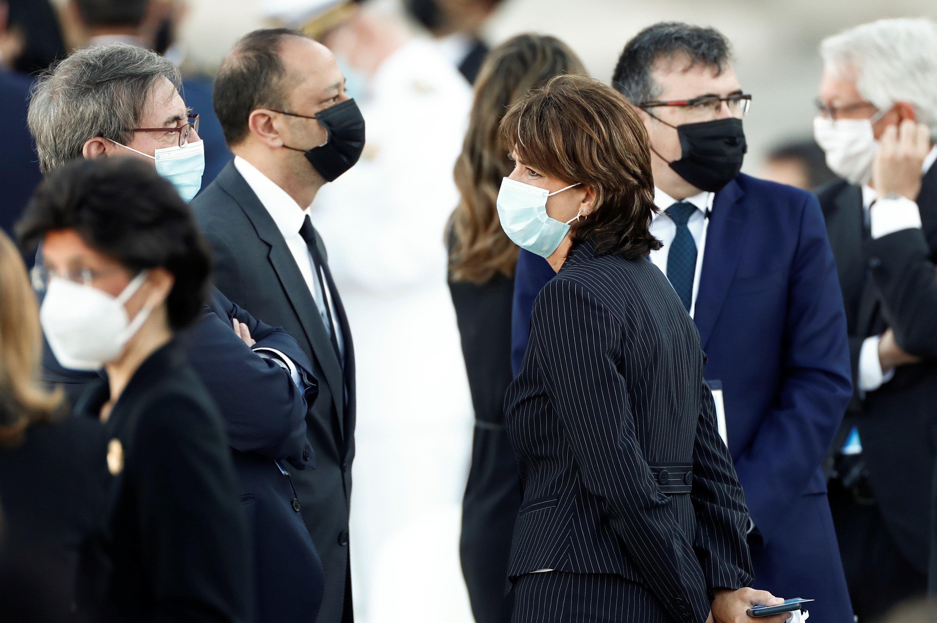 La fiscal general del Estado, Dolores Delgado (3d), a su llegada a la ceremonia de Estado 