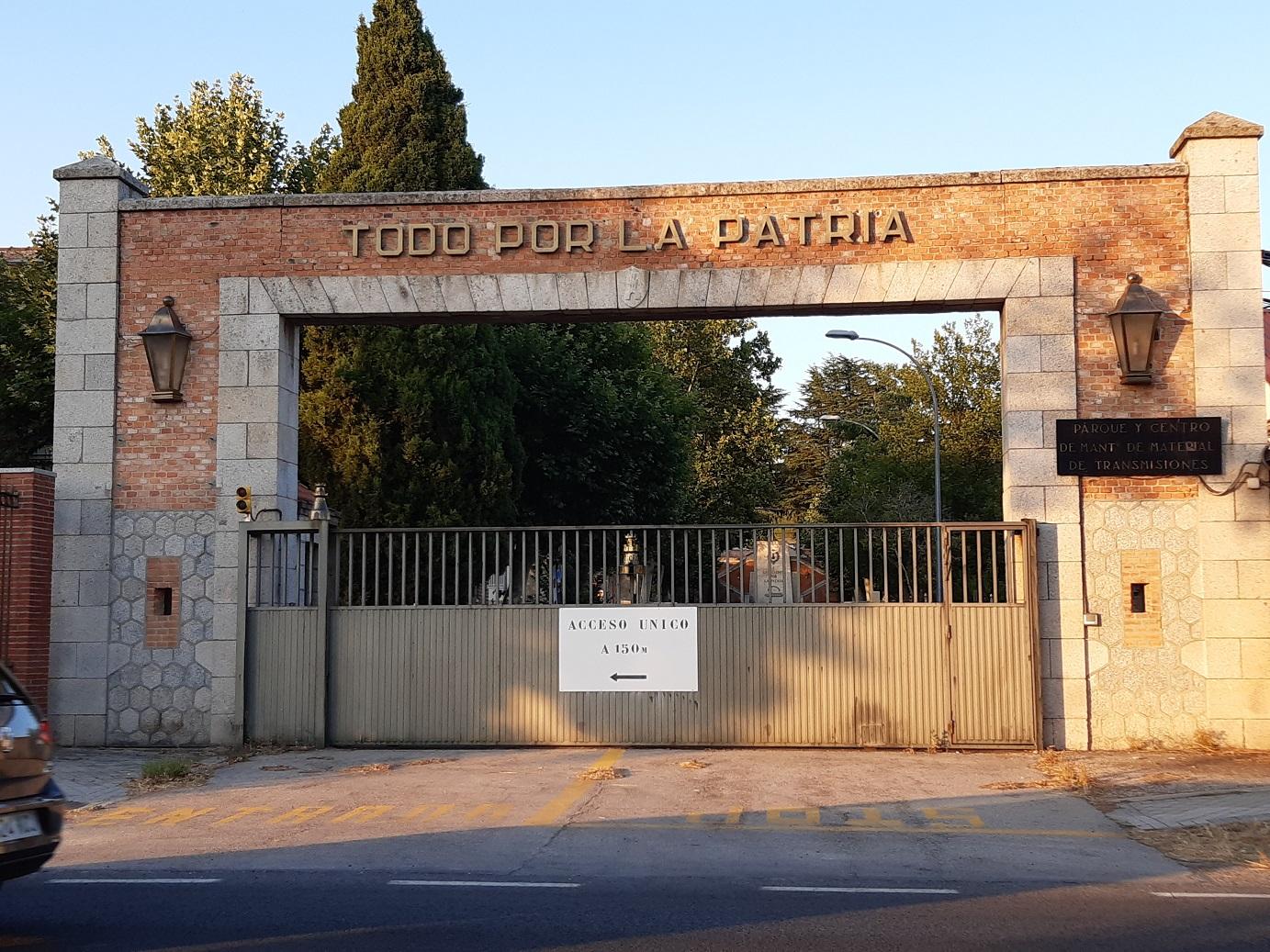 Un cuartel del Ejército con el lema 'Todo por la patria'. Fuente: ARMH.