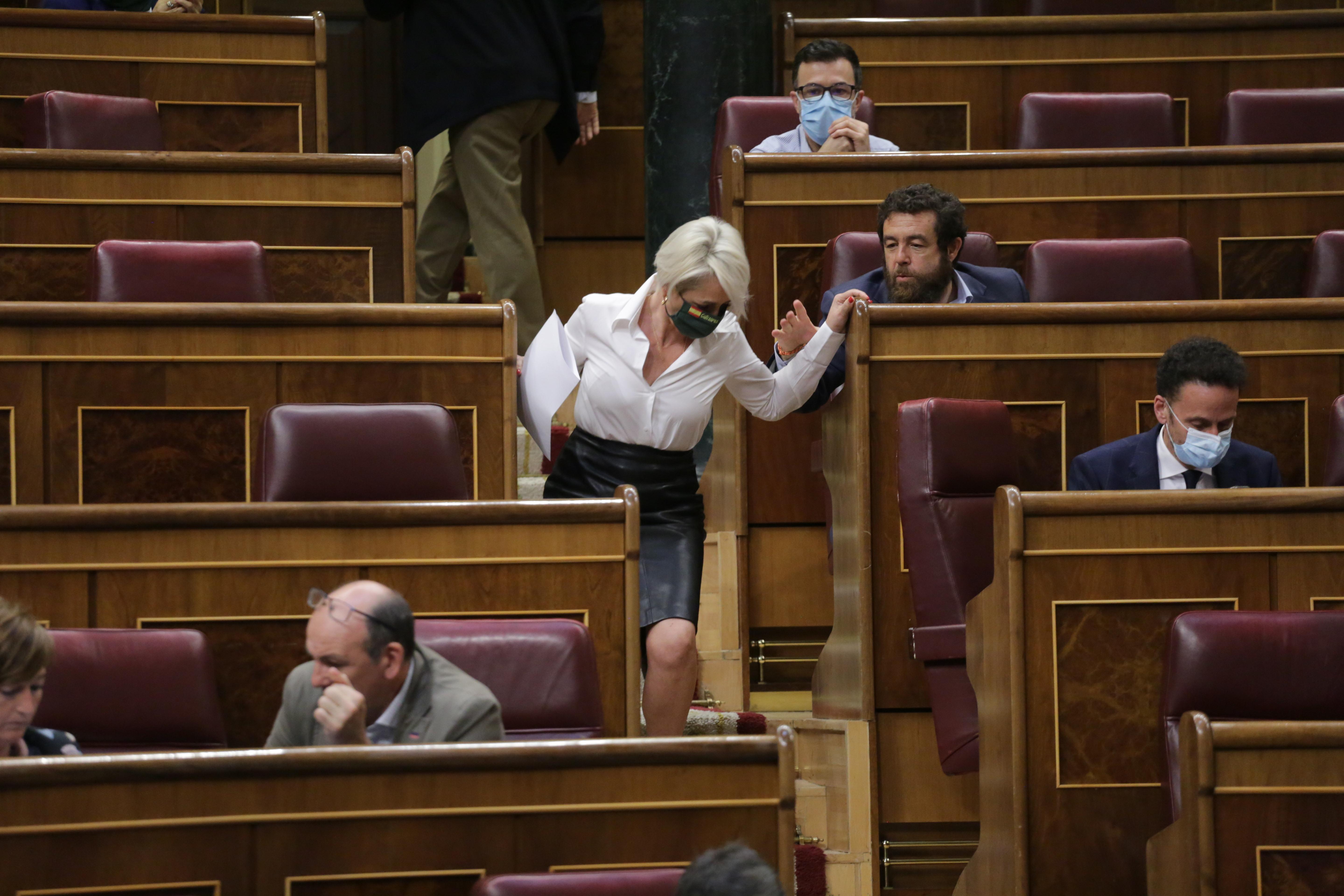  La diputada de Vox, Inés María Cañizares antes de intervenir en el Congreso