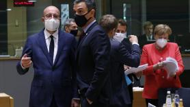 El presidente del Consejo Europeo, Charles Michel, y el presidente del Gobierno de España, Pedro Sánchez, en el Consejo Europeo - Europa Press