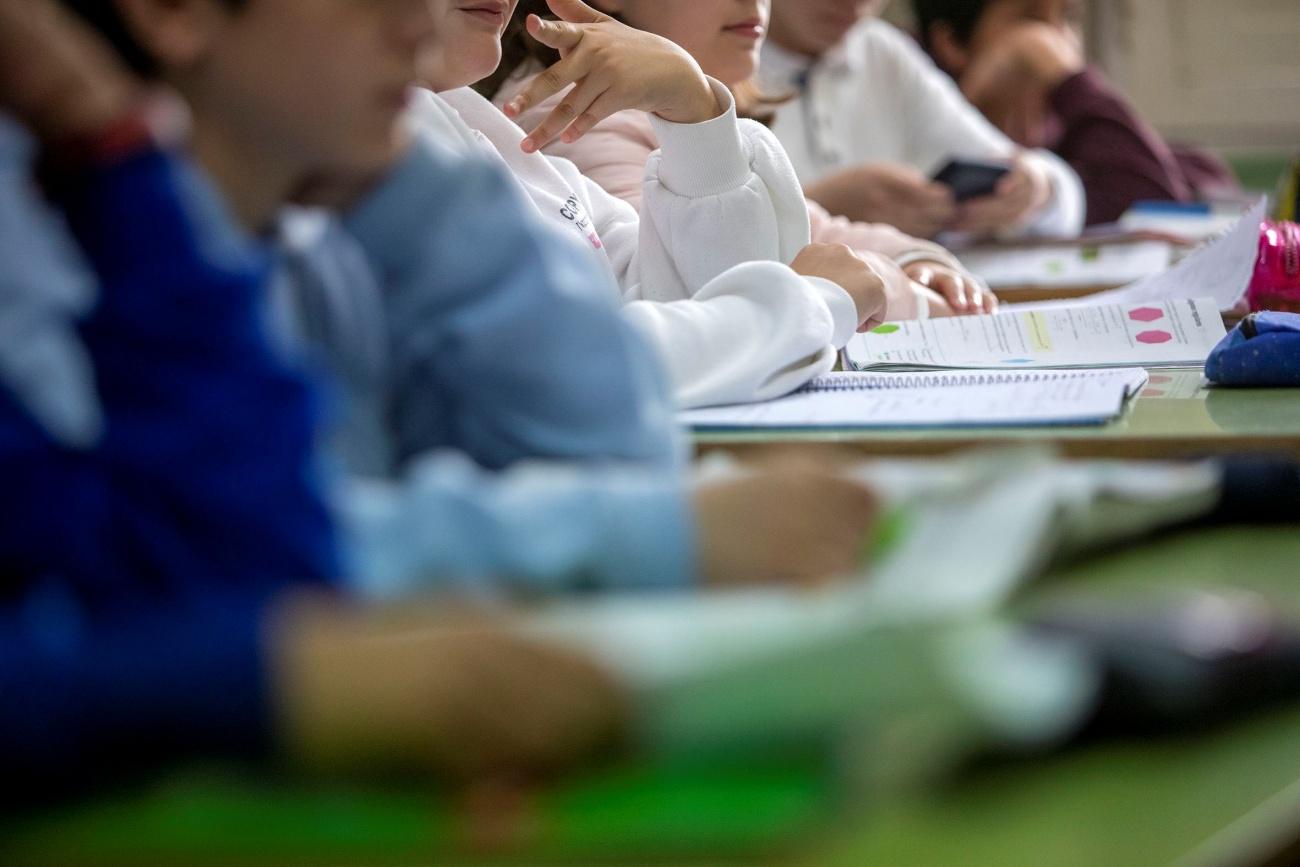 Uno los puntos controvertidos del protocolo de la Xunta de Galicia es el que eleva la ratio recomendada de alumnos de 20 a 25. (Foto: Europa Press)