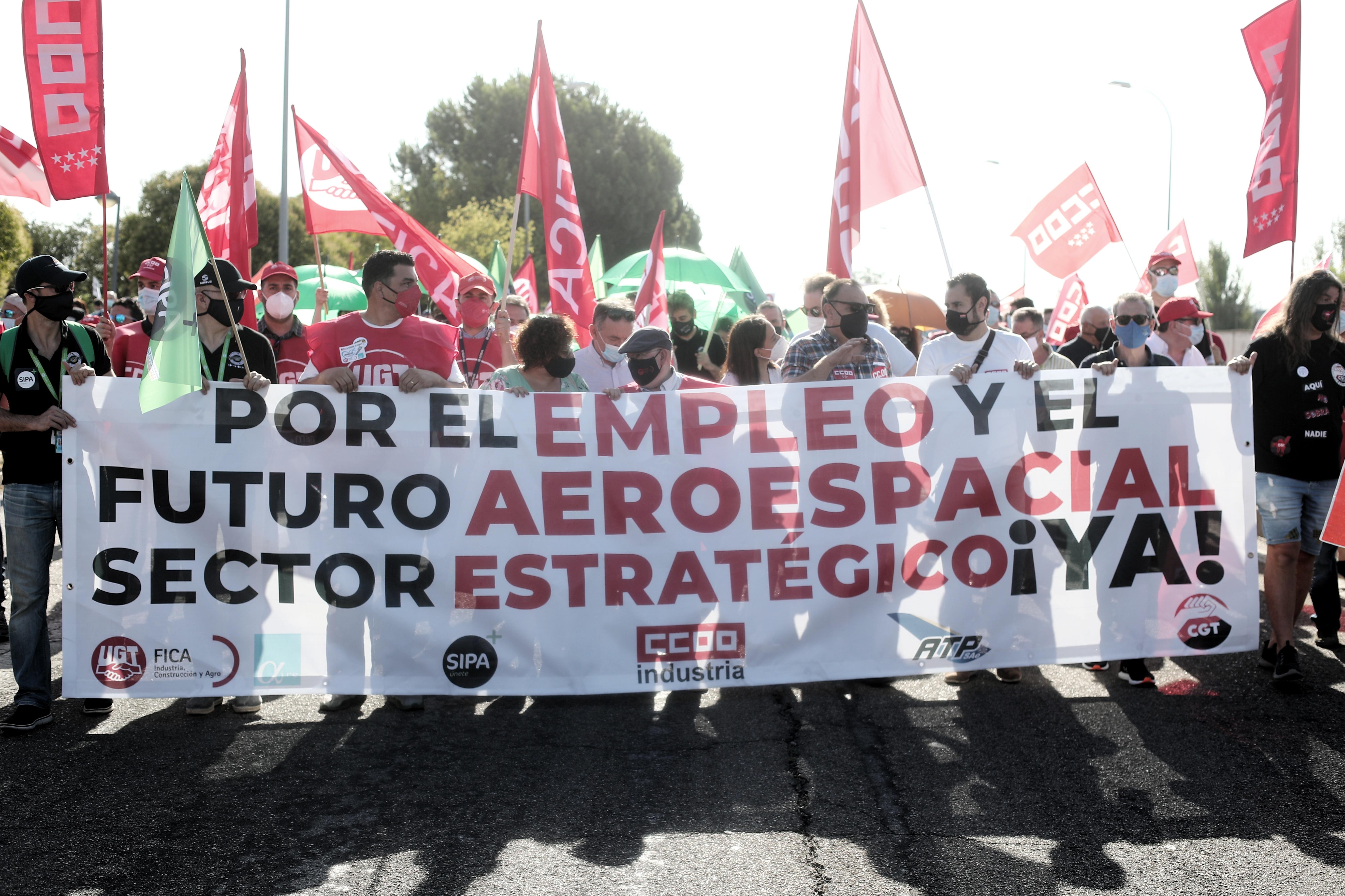 Centenares de trabajadores de Airbus protestan en Getafe contra la ola de despidos que prepara la empresa. Europa Press. 
