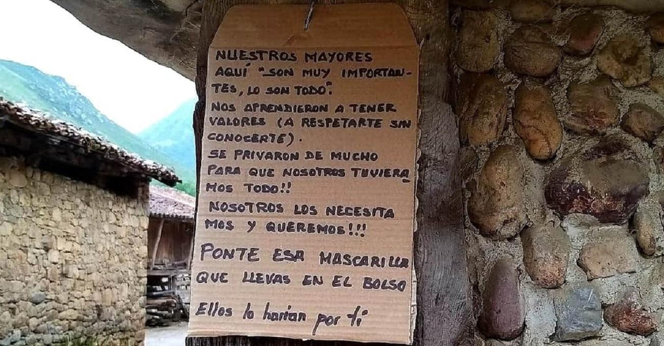El aplaudido cartel de un pueblo de Asturias que arrasa en las redes 