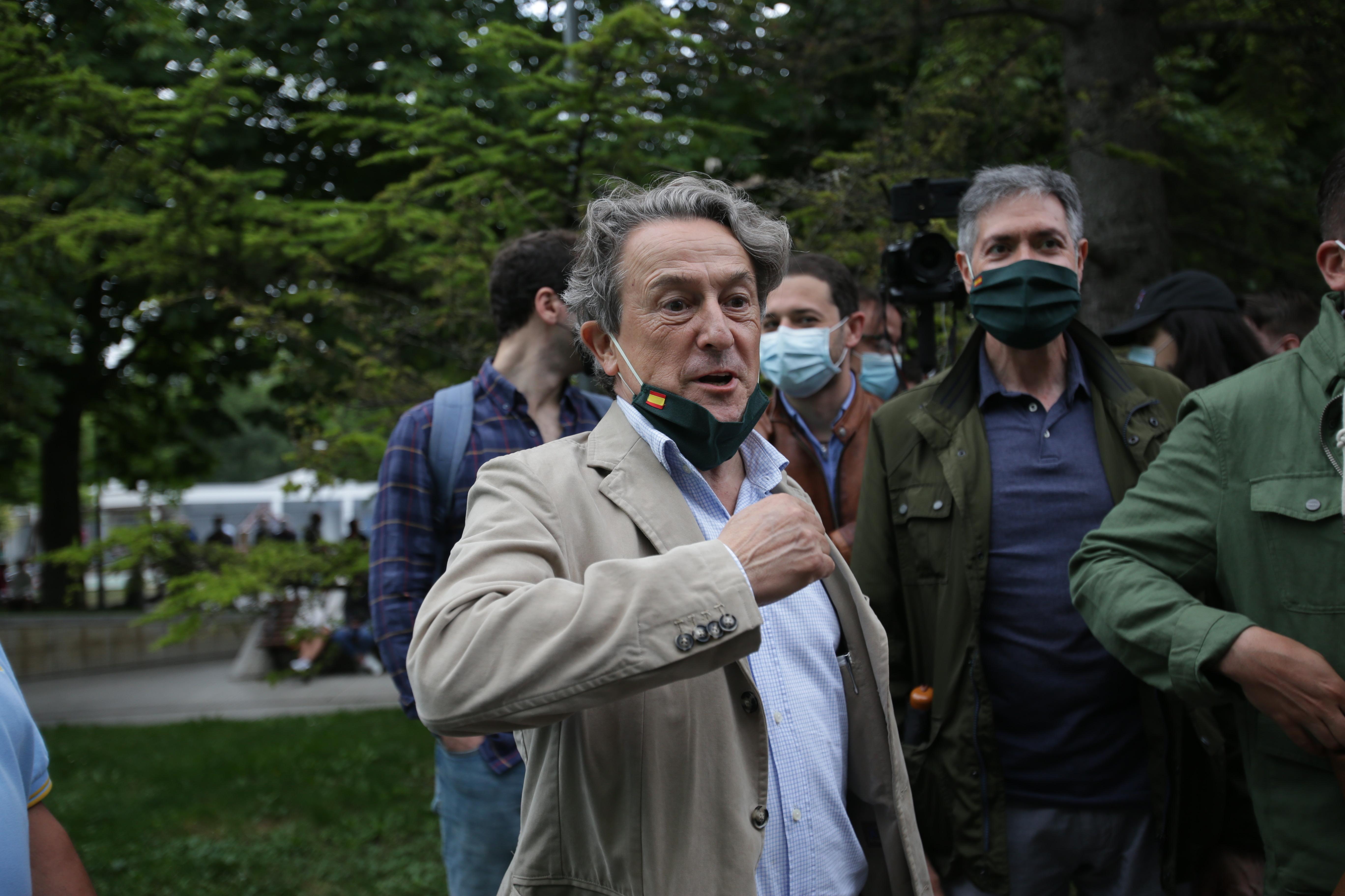 El periodista y eurodiputado de Vox, Hermann Tertsch, durante el acto del cierre de campaña del partido para las elecciones vascas del 12 de julio