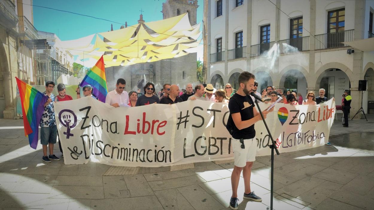Protesta contra la LGBTIfobia en Villanueva de la Serena