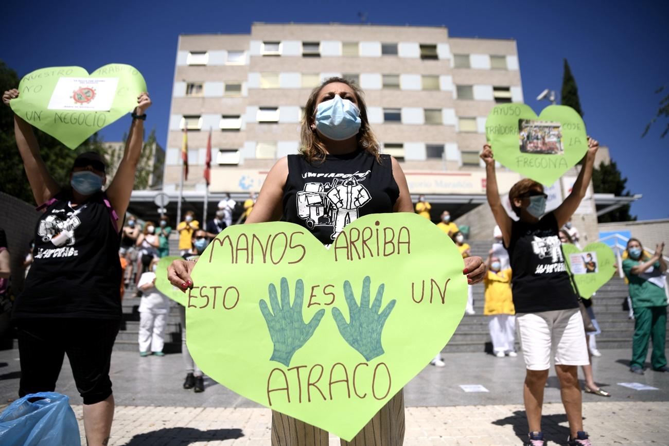 Protesta de las trabajadoras de la limpieza del Hospital Gregorio Marañón (Madrid). 