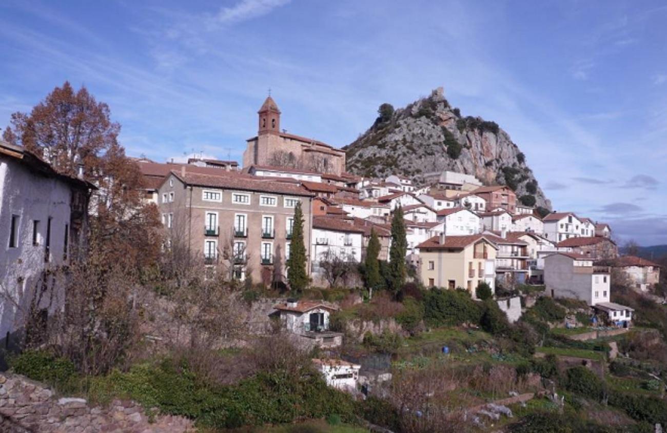 Aislados "por precaución" una veintena de vecinos en Nieva (La Rioja) tras estar en contacto con un positivo