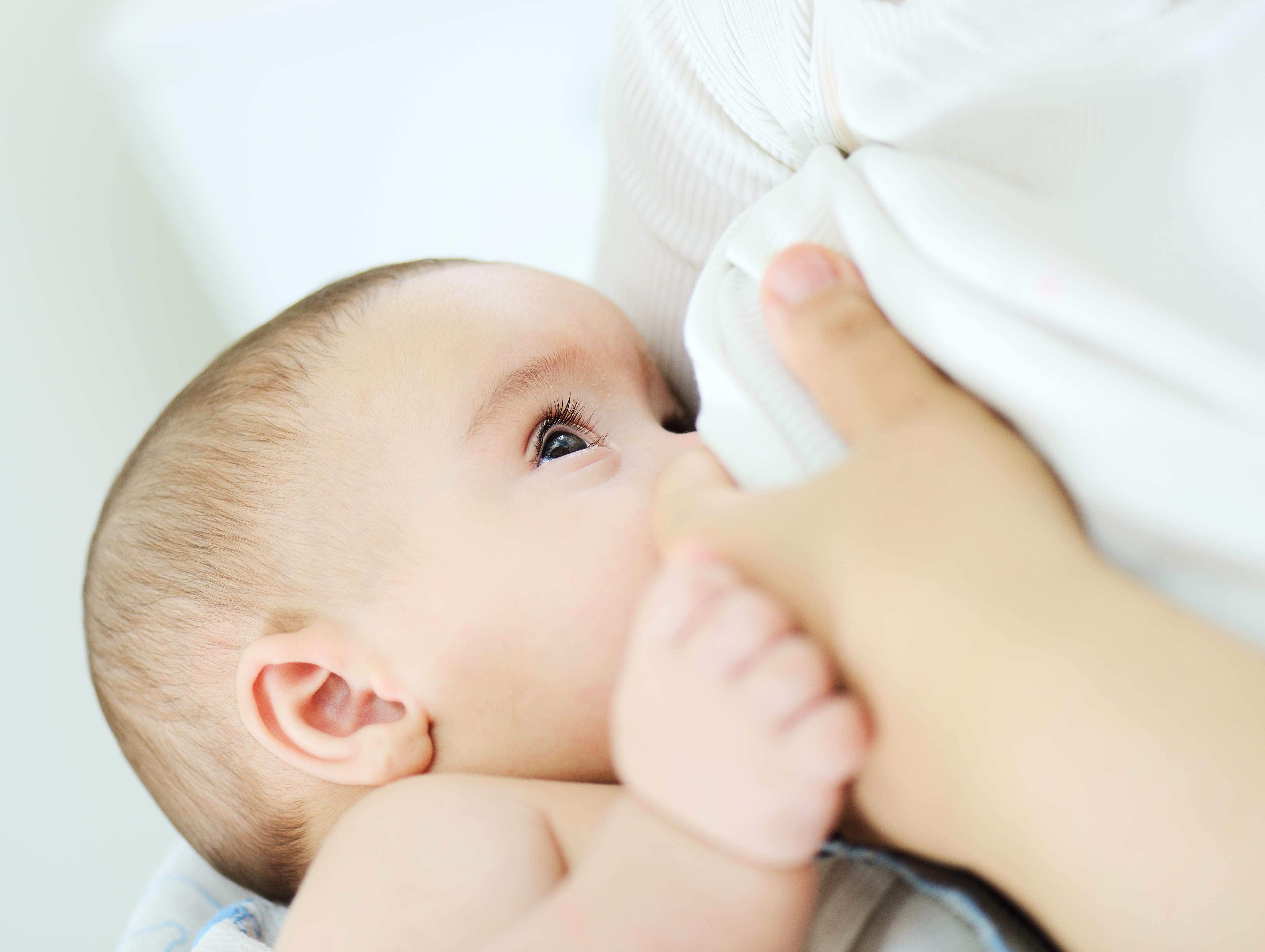 Aunque la lactancia materna es un proceso natural, no siempre es fácil