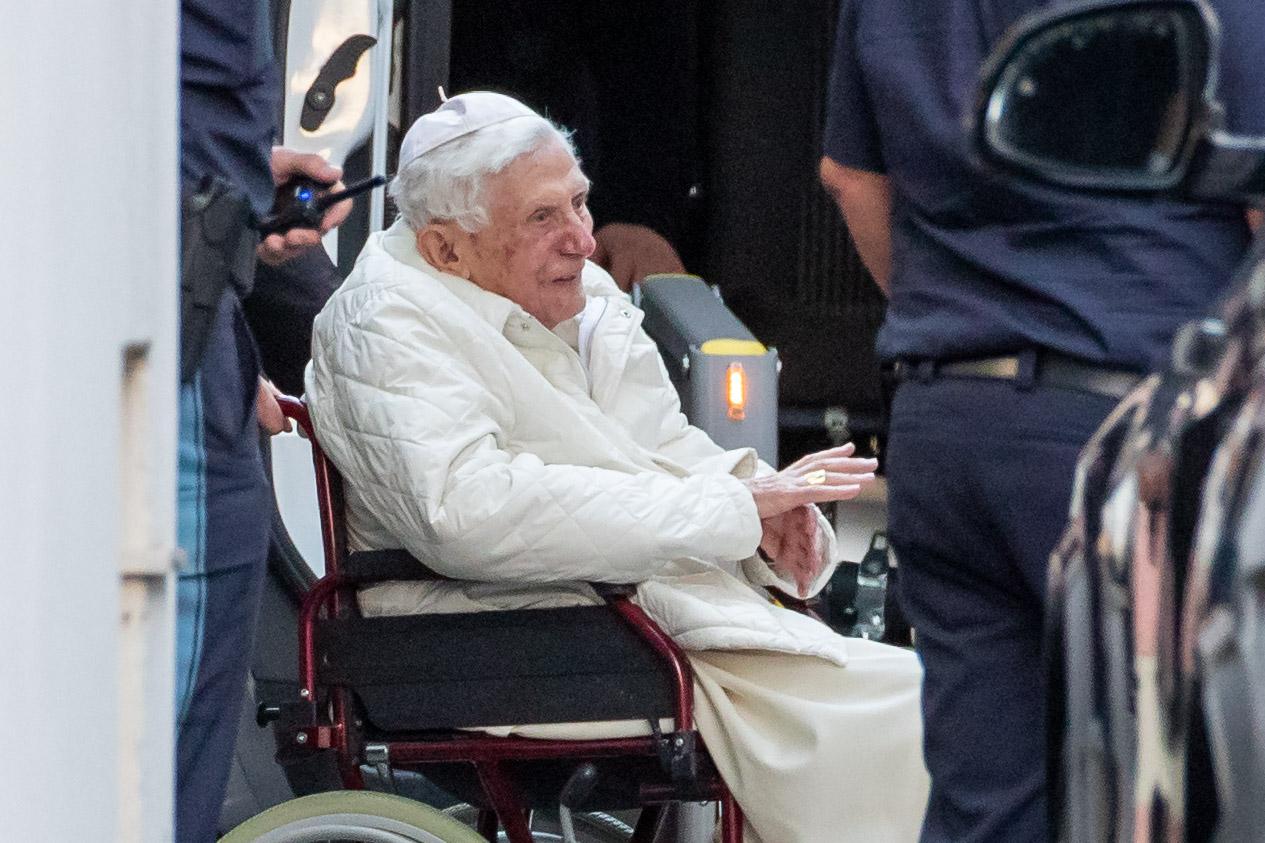Benedicto XVI celebra una misa con su hermano Georg en Alemania