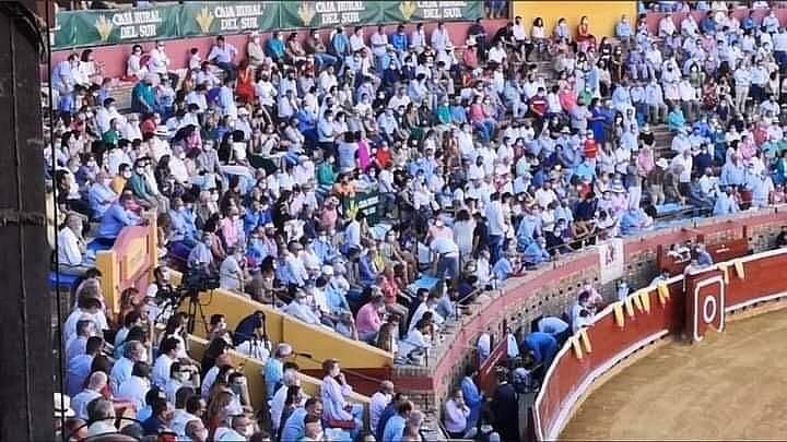 Imágenes de la corrida en La Plaza de Toros de La Merced de Huelva / Twitter