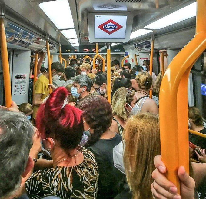 Grandes aglomeraciones en el metro de Madrid
