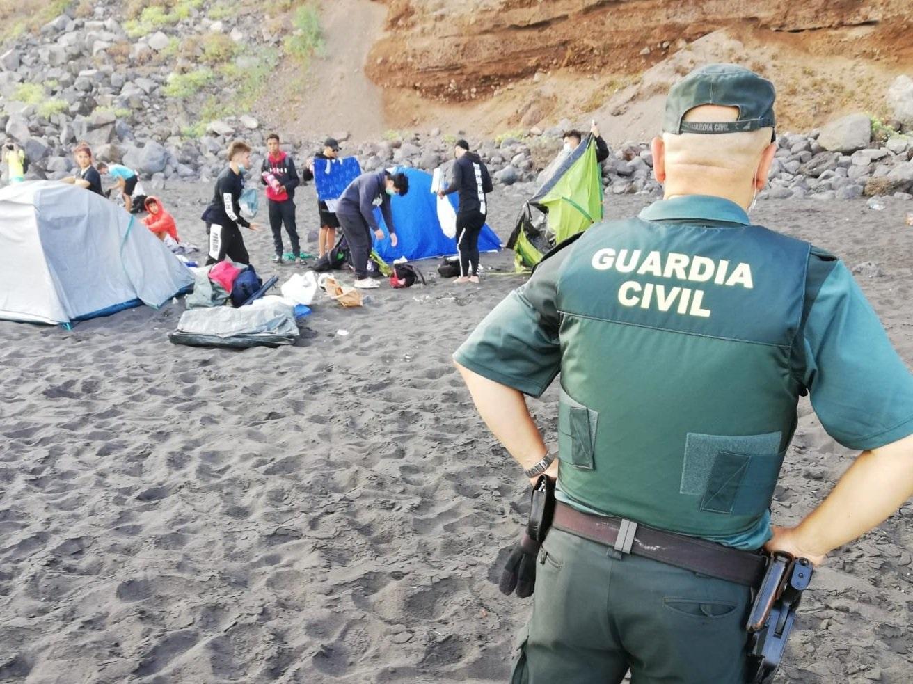 Desalojadas 62 personas en La Orotava (Tenerife) que habían planeado una quedada para difundir el coronavirus