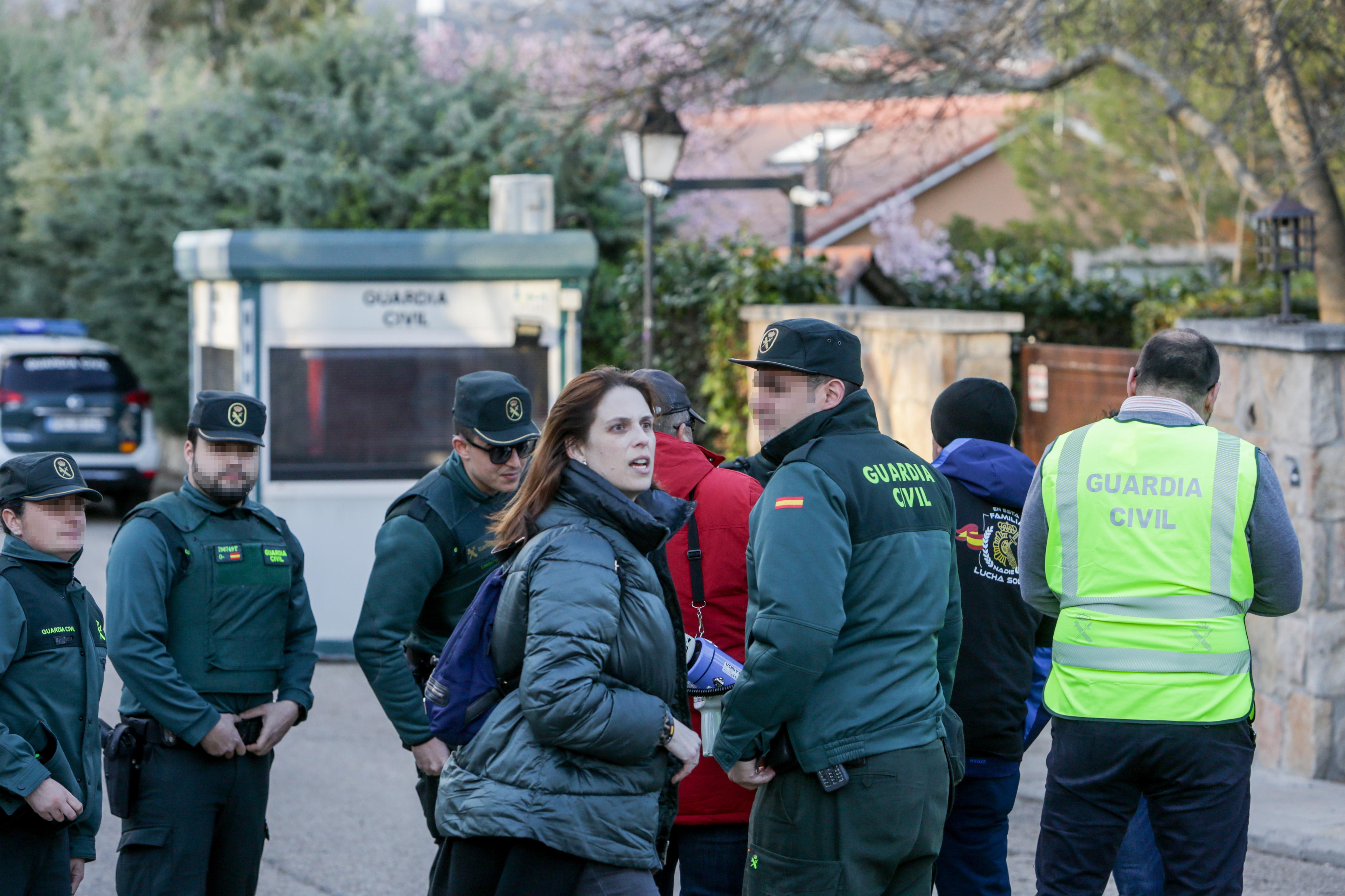  Agentes de la Guardia Civil durante un escrache de la Asociación Jusapol frente a la casa del vicepresidente segundo y ministro de Derechos Sociales y Agenda 2030, Pablo Iglesias