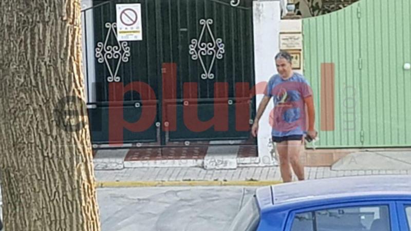 Elías Bendodo al salir de pilates. Imagen en exclusiva de ElPlural.com 1 Elías Bendodo al salir de pilates. Imagen en exclusiva de ElPlural.com 1