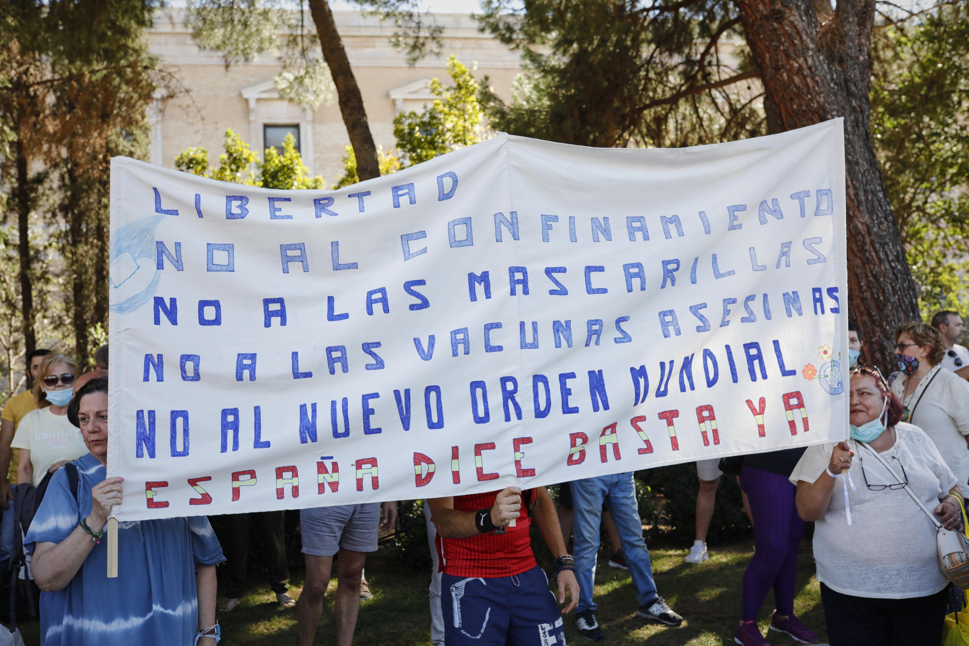 Manifestación contra el uso obligatorio de mascarillas en la plaza de Colón de Madrid. EP