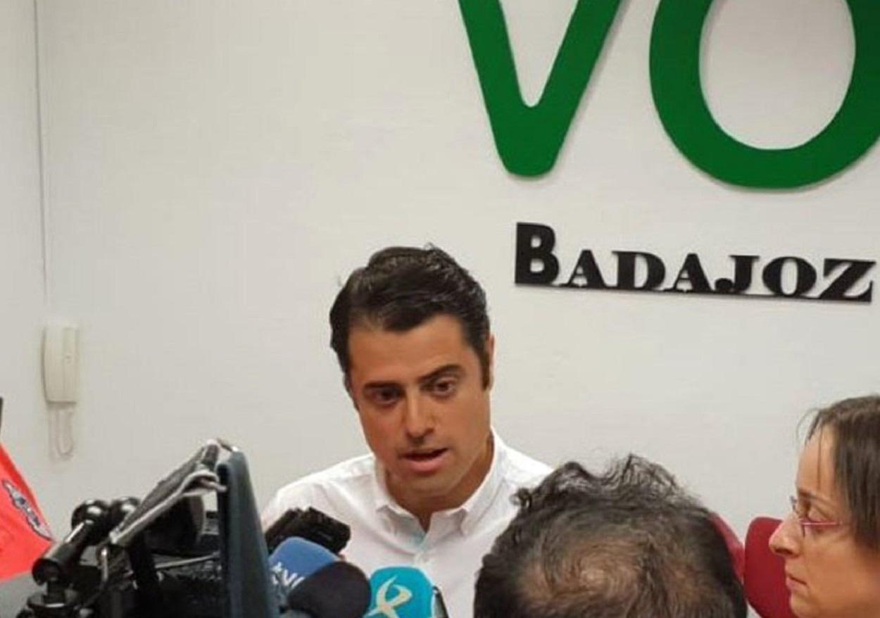 Una juez obliga a Vox a readmitir a Alejandro Vélez, expulsado del partido por desobediencia