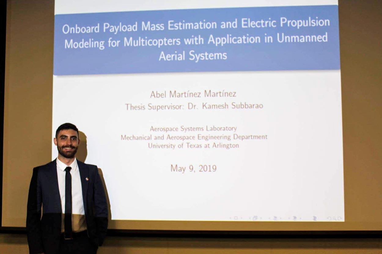 Abel Martínez pudo cursar un Máster en Ingeniería Aeroespacial de la Universidad de Texas gracias a estas becas de la Fundación Aquae y la ONCE