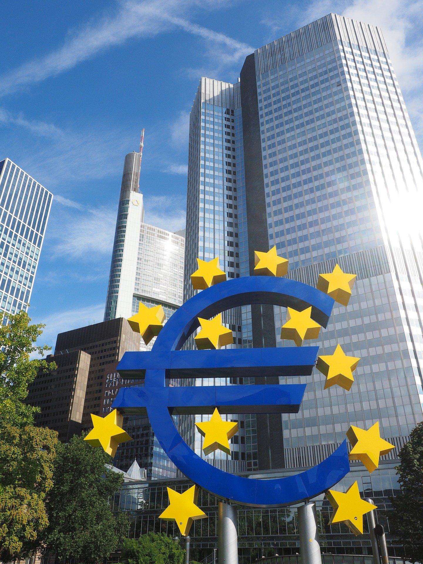 Estamos ante una recesión económica planificada. En la imagen, el Banco Central Europeo (BCE). Pixabay
